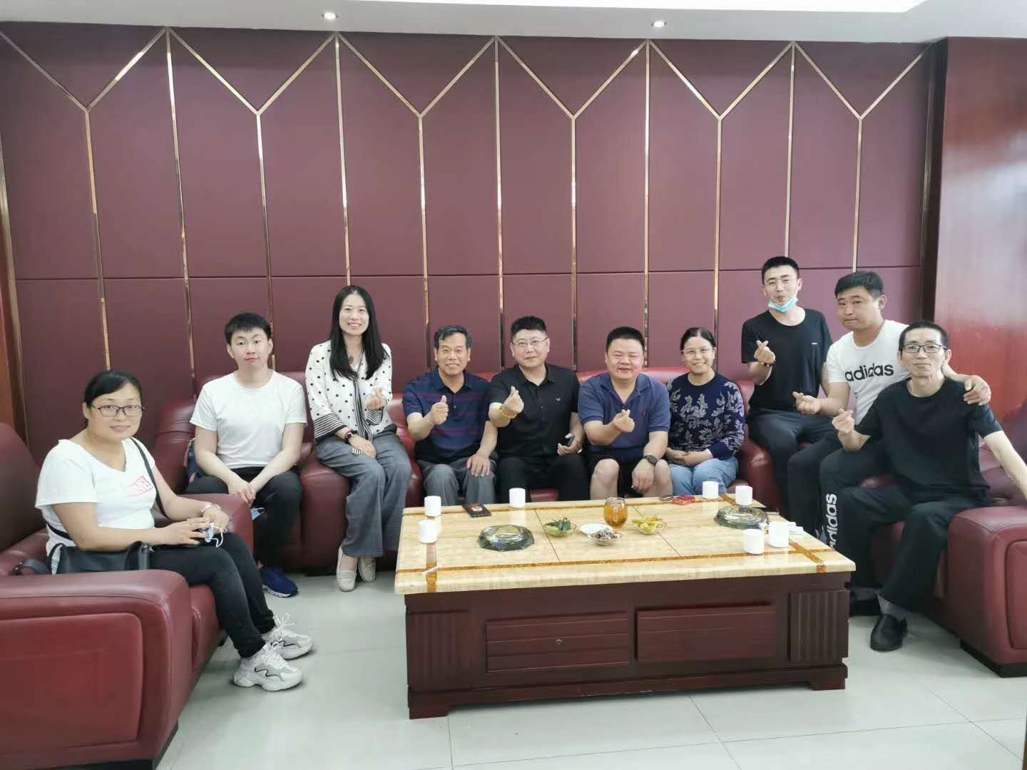 �����ٷ���ҳ�������������ŶӸ������н�����ױƷ���޹�˾���й�Ħ