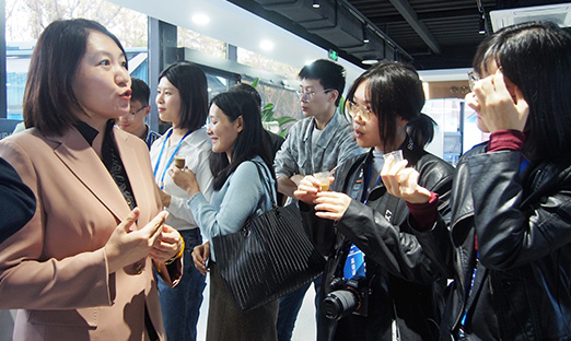 ���·ܽ������� �������Ρ�˫һ������ 2023 �����ص�����ý��ɽ����У�����˶��߽��ൺ��ѧ��